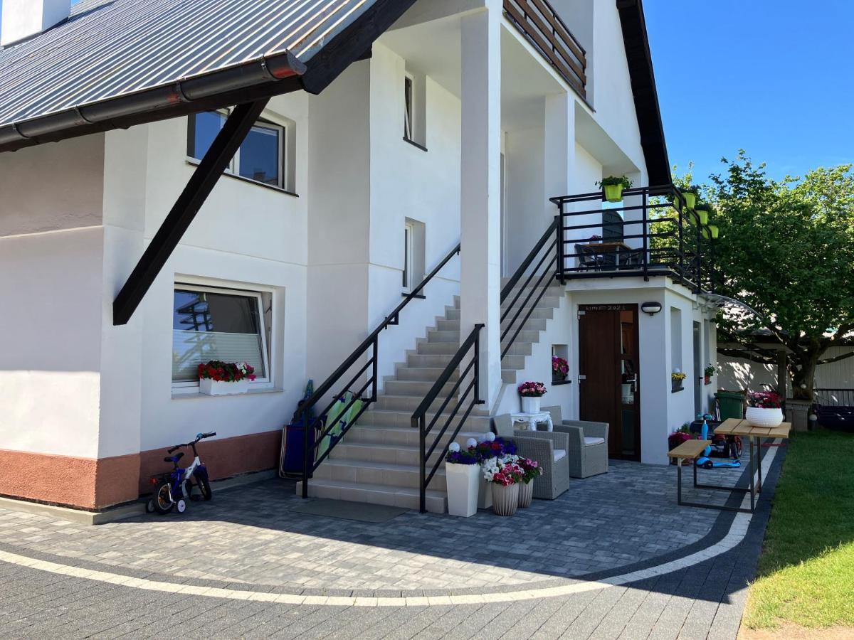 Agat Pokoje Goscinne Apartamenty Pobierowo Exteriör bild