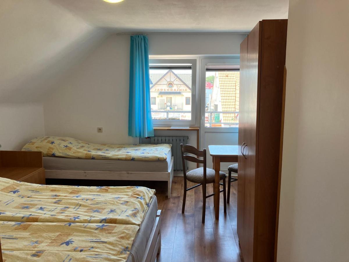 Agat Pokoje Goscinne Apartamenty Pobierowo Exteriör bild