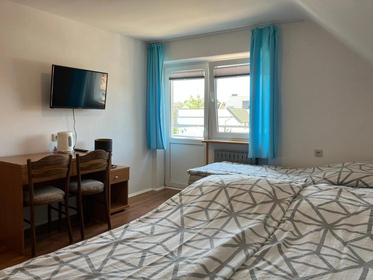 Agat Pokoje Goscinne Apartamenty Pobierowo Exteriör bild