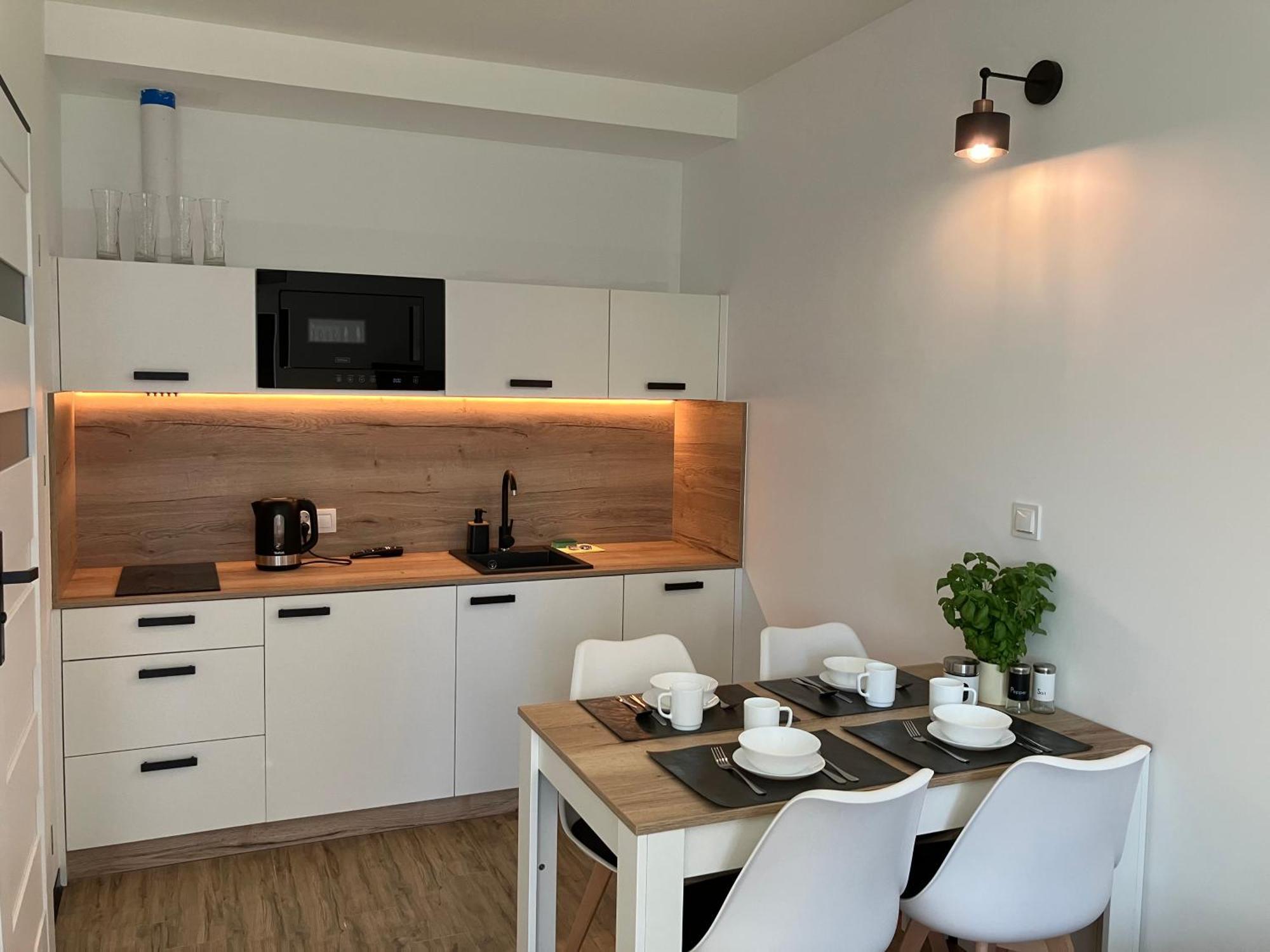 Agat Pokoje Goscinne Apartamenty Pobierowo Exteriör bild